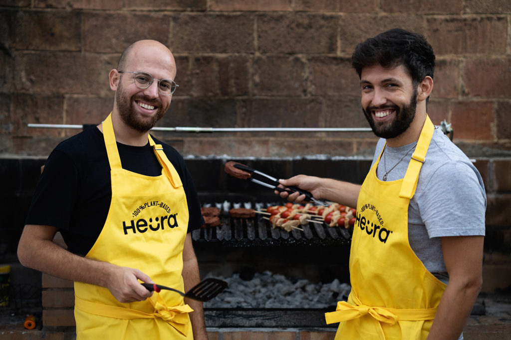 Marc Coloma and Bernat Ananos macking a plant based BBQ at the Heura House 1