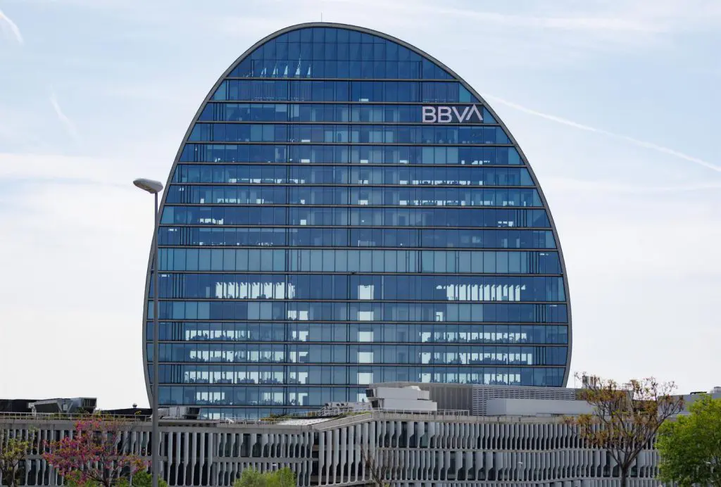 Fachada del banco del BBVA en la ciudad del BBVA