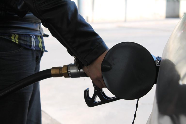 ¿Qué está pasando con los precios de la gasolina y el diésel?