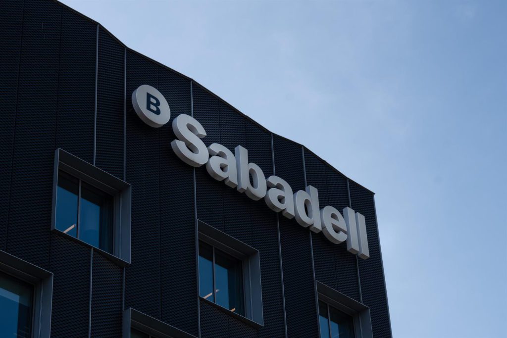 Sabadell logra 308 millones de beneficio, un 50,4% más
