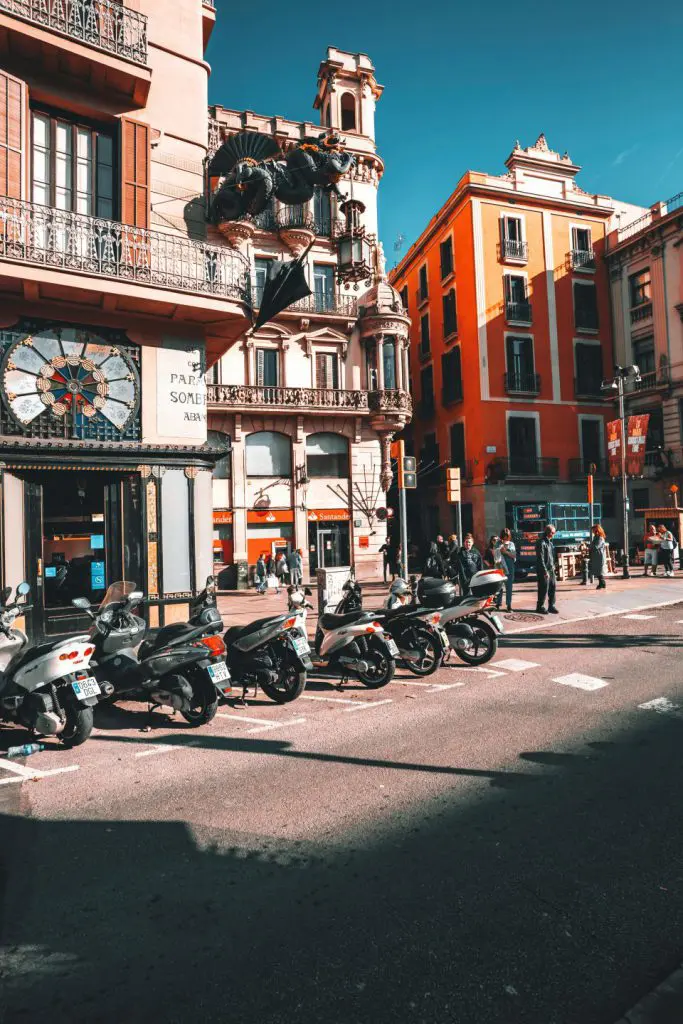 Los españoles destinan hasta un 60% de sus ingresos a pagar la vivienda
