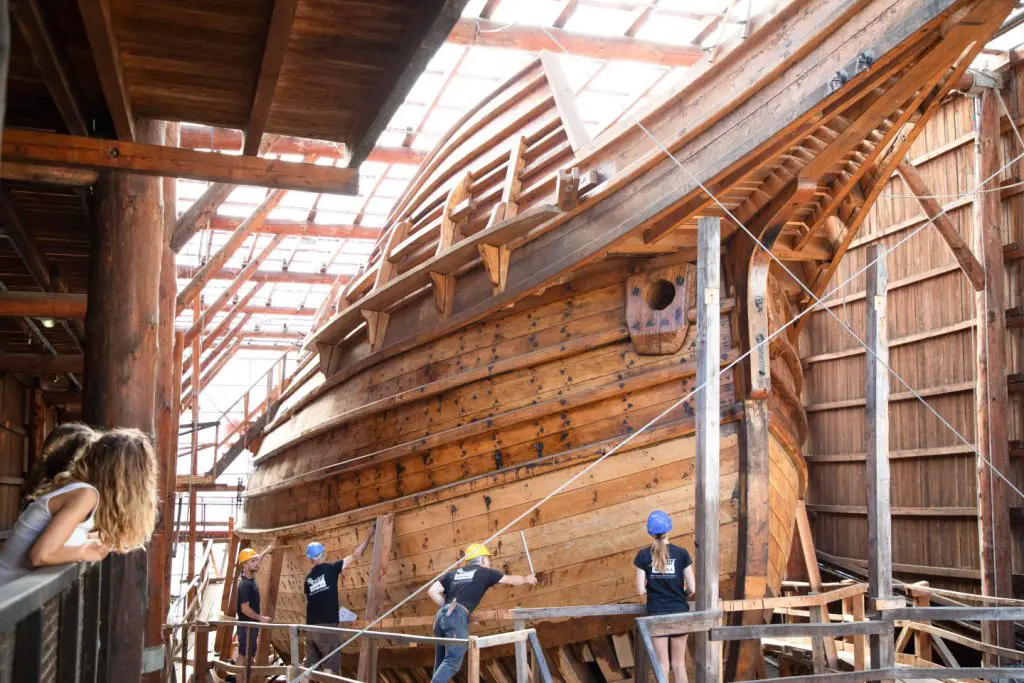 Cruzar el Atlántico con la réplica de la nao San Juan y sin GPS, el ballenero vasco del siglo XVI que naufragó en Canadá