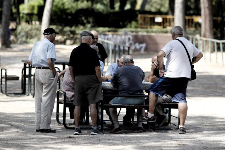 El gasto en pensiones obliga a una subida de las cotizaciones de entre el 2,2% y el 3,8%, según Fedea