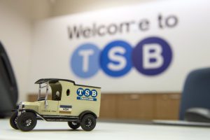 La oferta de BBVA por Banco Sabadell solo podría incluir efectivo si vende TSB