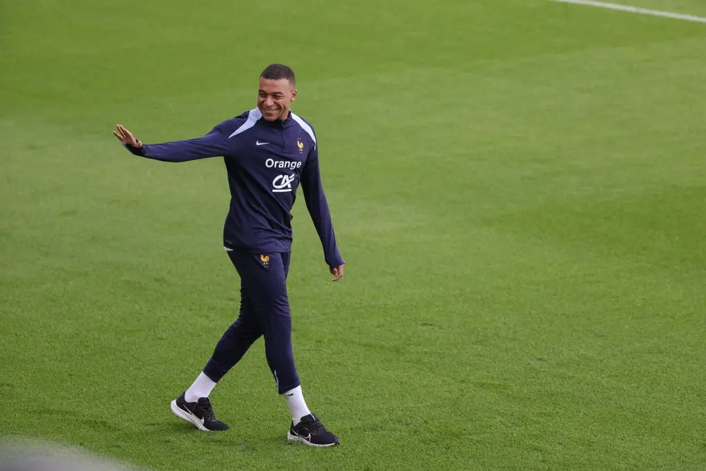 ¿Por qué Mbappé habla tan bien español?