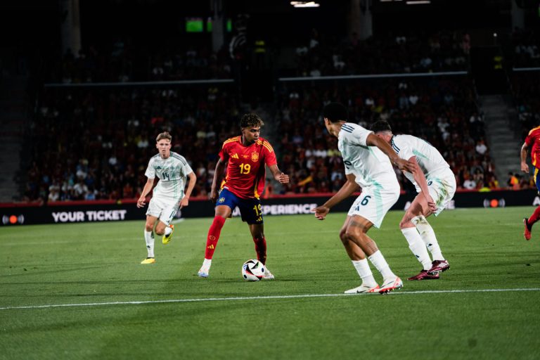 La ley alemana que puede poner en problemas a España si Lamine Yamal juega por la noche