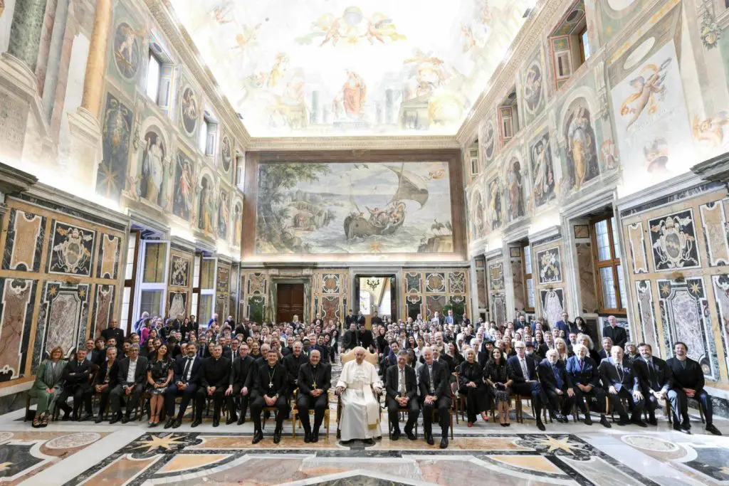 El Papa se apunta a la ola de las renovables