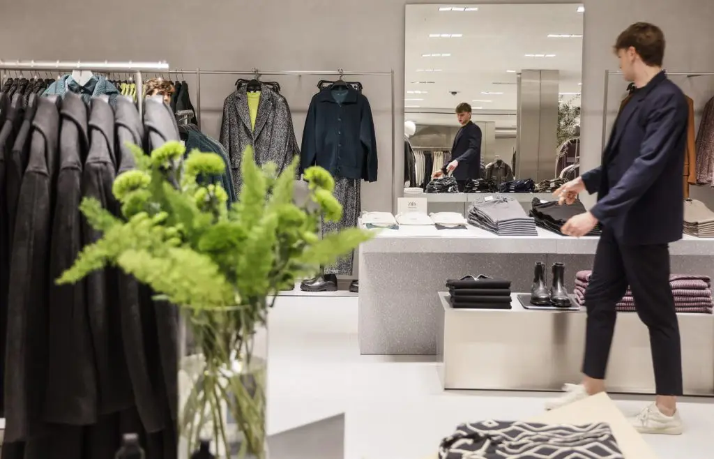 La reducción de jornada laboral le costará al comercio 10.379 millones de euros anuales