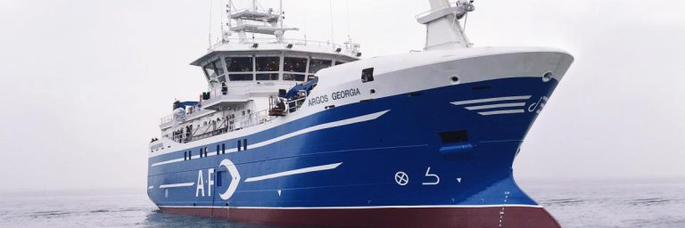 Circunstancias "extremadamente desafiantes" dificultan rescatar al Argos Georgia del naufragio en Malvinas