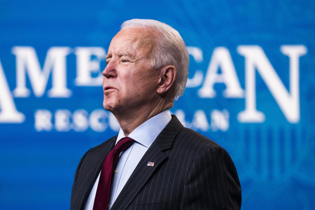 Joe Biden paraliza su campaña por dar positivo en covid-19