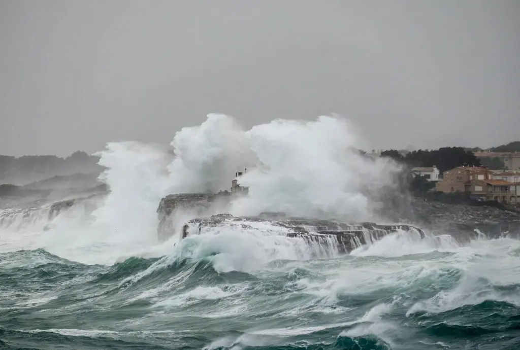¿Es posible que haya un tsunami en España? Estas son las probabilidades de un terremoto marino en las costas españolas