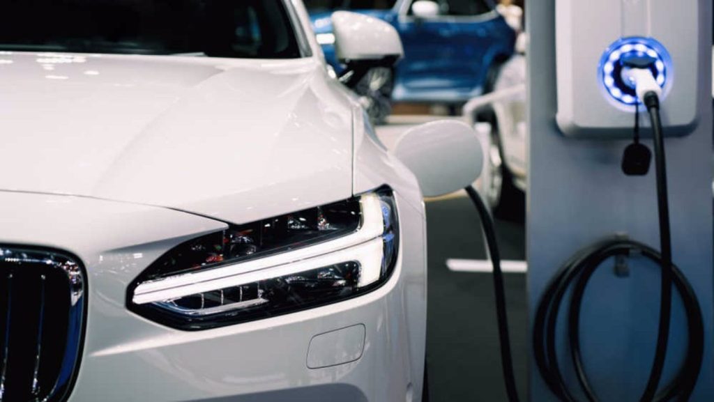 China impulsa el crecimiento global de coches eléctricos