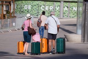 España bate récords de turismo internacional en 2024 con 53,4 millones de visitantes y un gasto de 71.100 millones