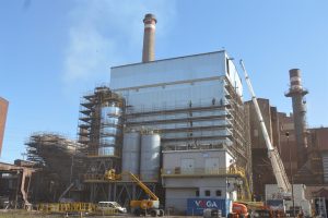 Una explosión en la fábrica de ArcelorMittal en Gijón causa tres heridos