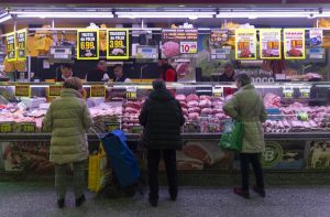 Las familias creen que sus ingresos caerán, tras un año de perspectivas positivas