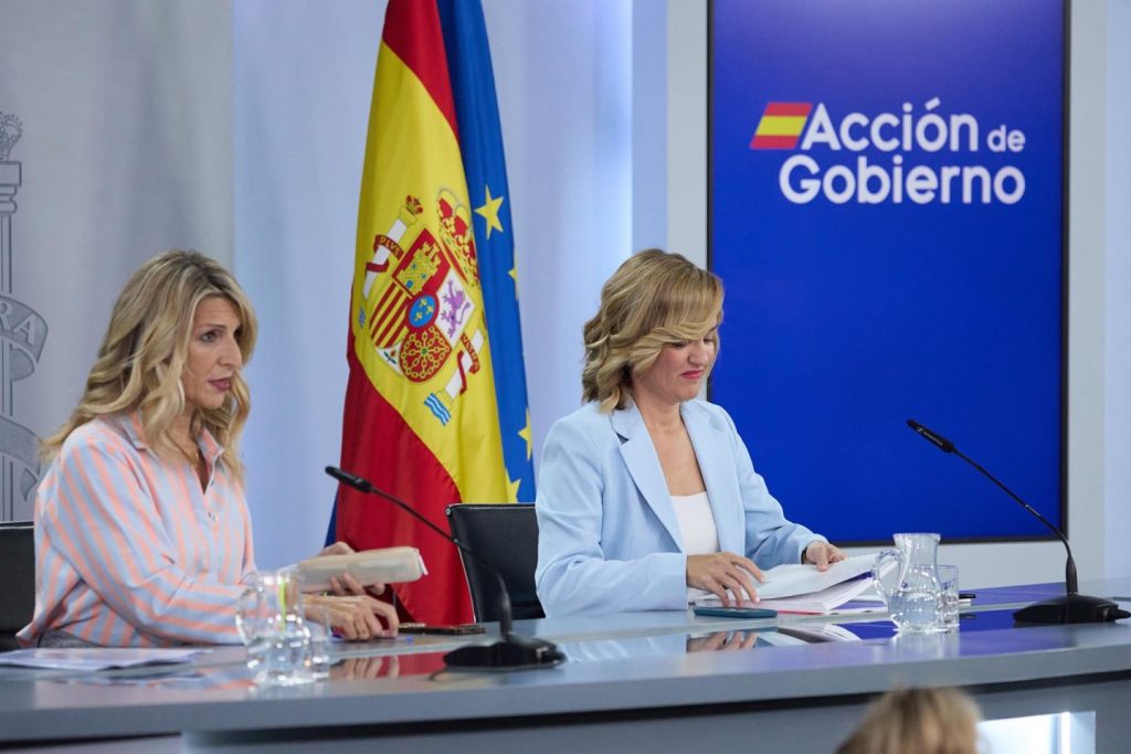 Yolanda Díaz prepara el terreno para imponer la reducción de la jornada laboral