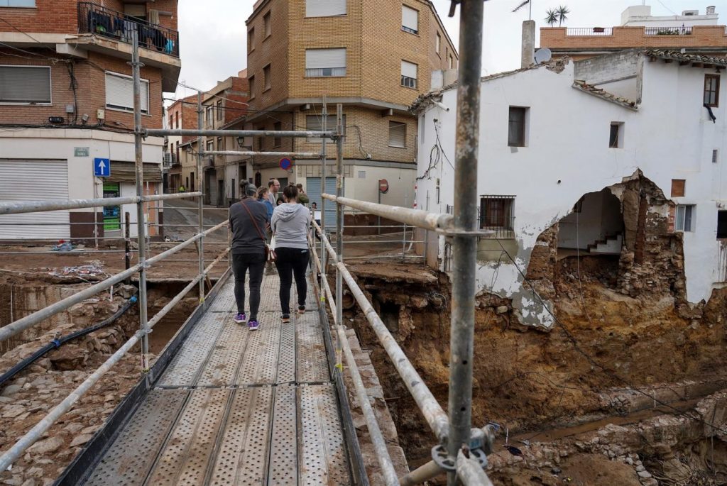 La banca estudia una moratoria de tres meses para los afectados de la dana