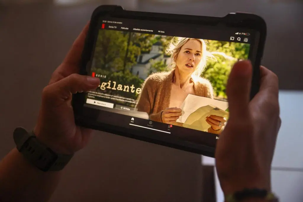 Un usuario se conecta a la plataforma Netflix, a 14 de octubre de 2022, en Madrid.
