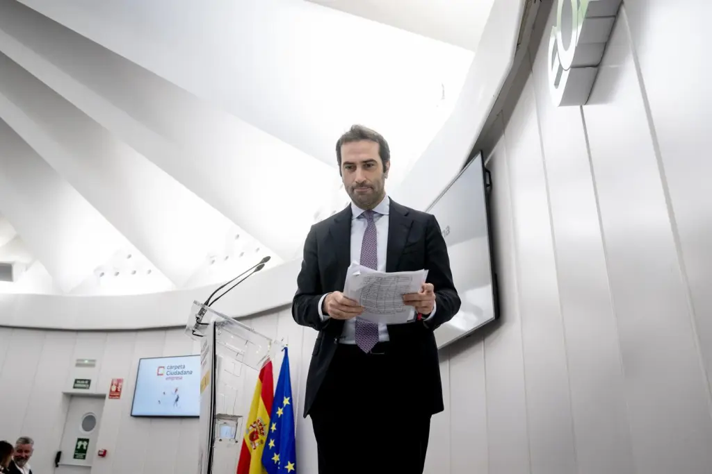 El Gobierno aumenta el impuesto a la banca en compras como la OPA de BBVA y Sabadell