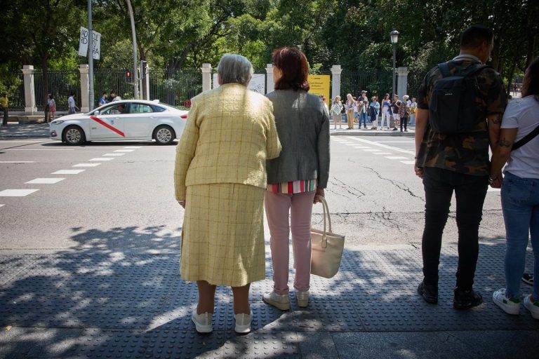 Los mayores de 65 a 74 años aumentaron su ahorro más que antes de la pandemia según CaixaBank