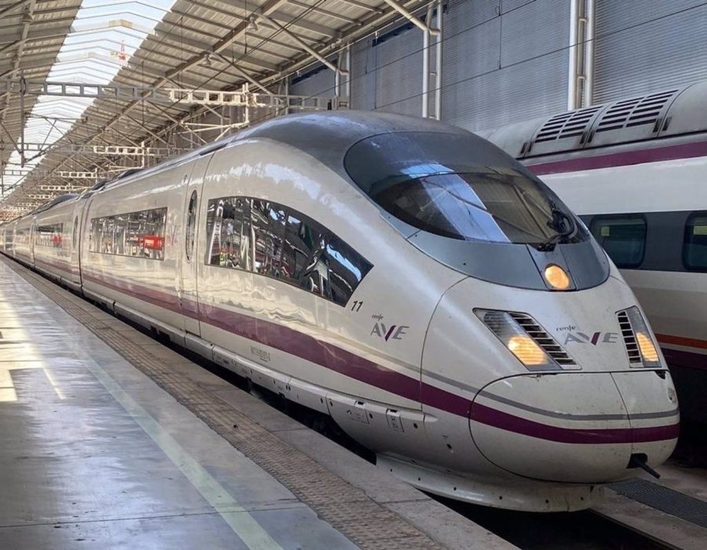 Renfe mejora billetes y ahora permite cambiar los Básicos de AVE y Larga Distancia