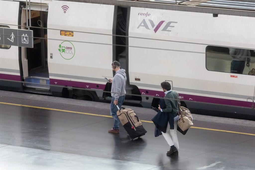 Renfe suma 171.400 viajeros en Tren de Alta Velocidad y Larga Distancia estas Navidades