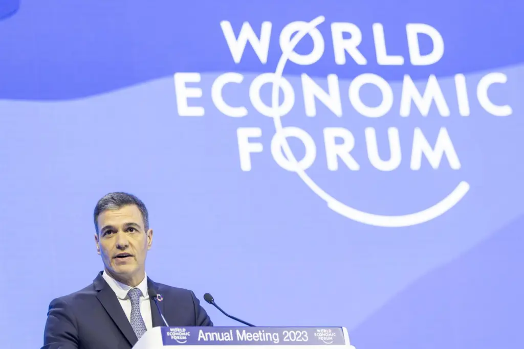 Sánchez, entusiasmado con Telefónica, destaca su papel en el sector de semiconductores
