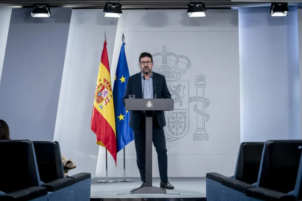 Trabajo rechaza la propuesta de CEOE de subir el SMI un 3% y decidirá el miércoles que viene