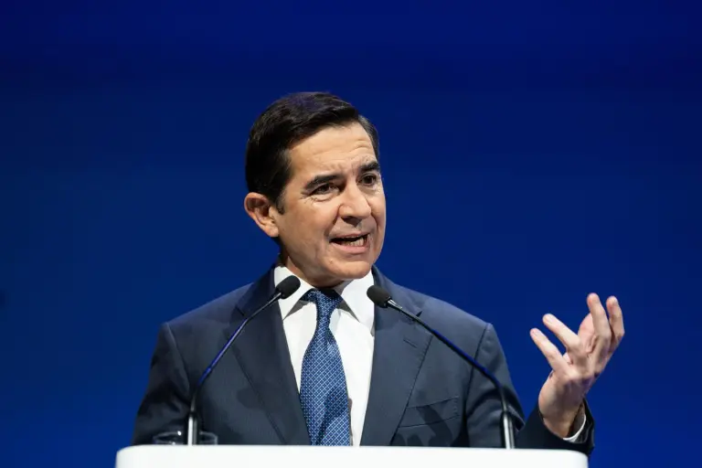 BBVA reunirá a su junta en marzo para renovar a Torres como presidente y a Genç como CEO
