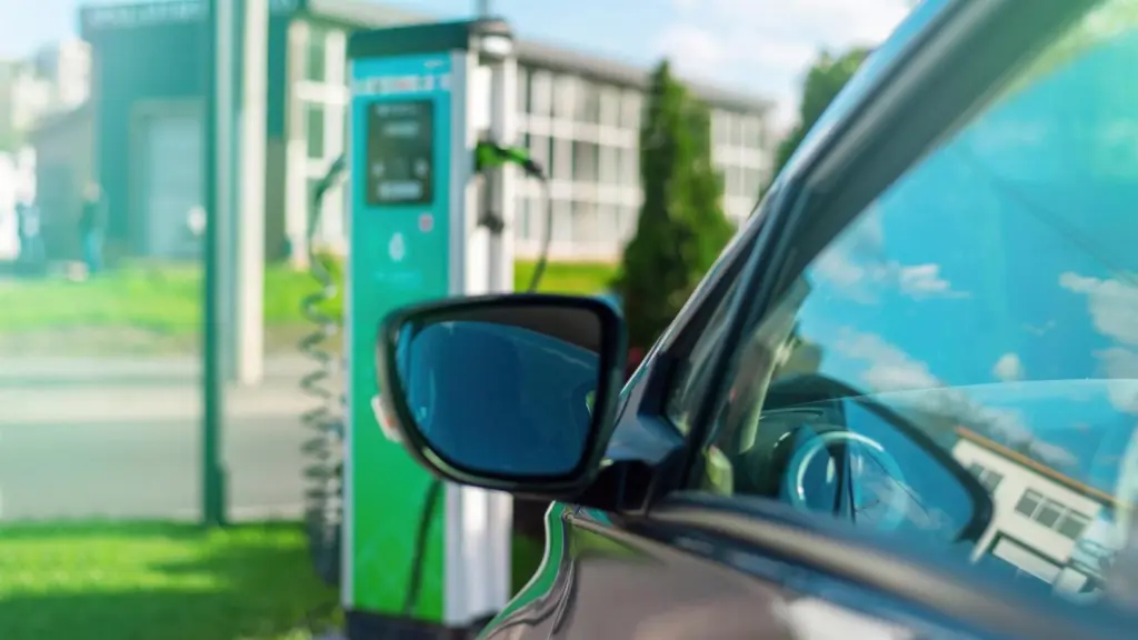 Cada mes sin ayudas al coche eléctrico se pierden 500 millones y 260 empleos
