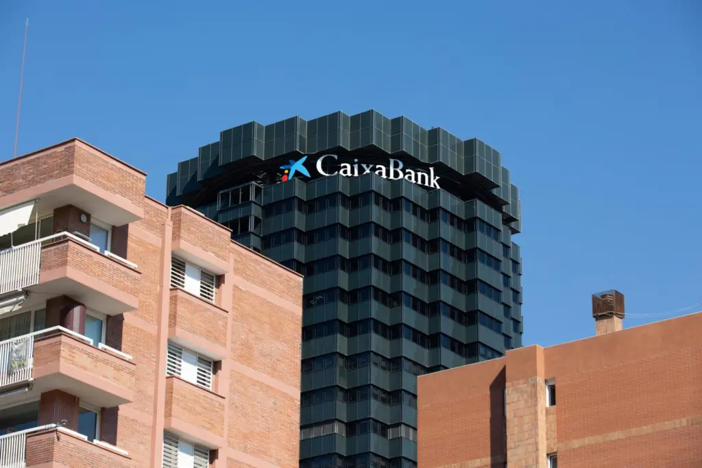 CaixaBank invertirá 1.368 millones en tecnología y desarrollo en 2024, un 8,3% más