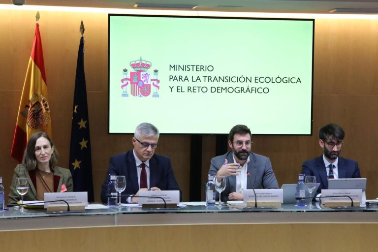 El Gobierno fomenta la colaboración entre públicas y privadas para mejorar la eficiencia energética