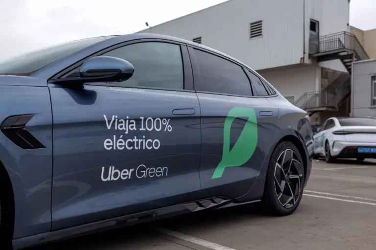 Endesa y Uber se unen para promover la movilidad eléctrica en España