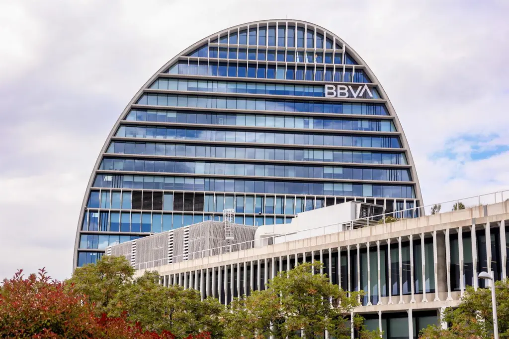 Fitch Ratings mejora la perspectiva del rating de BBVA a ‘positiva’