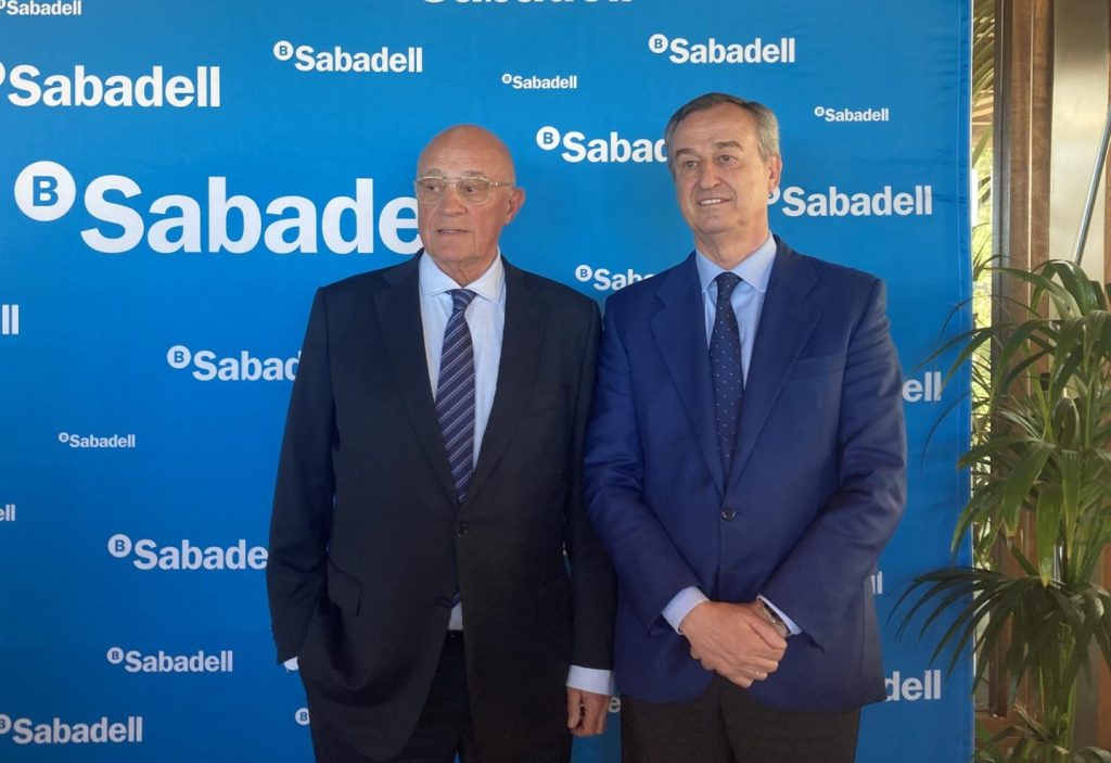 González-Bueno ganó 3,30 millones como CEO de Sabadell y Oliu 1,92 millones como presidente