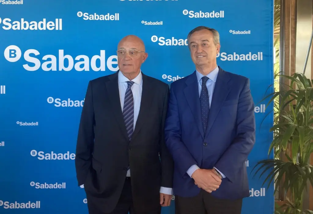 González-Bueno ganó 3,30 millones como CEO de Sabadell y Oliu 1,92 millones como presidente