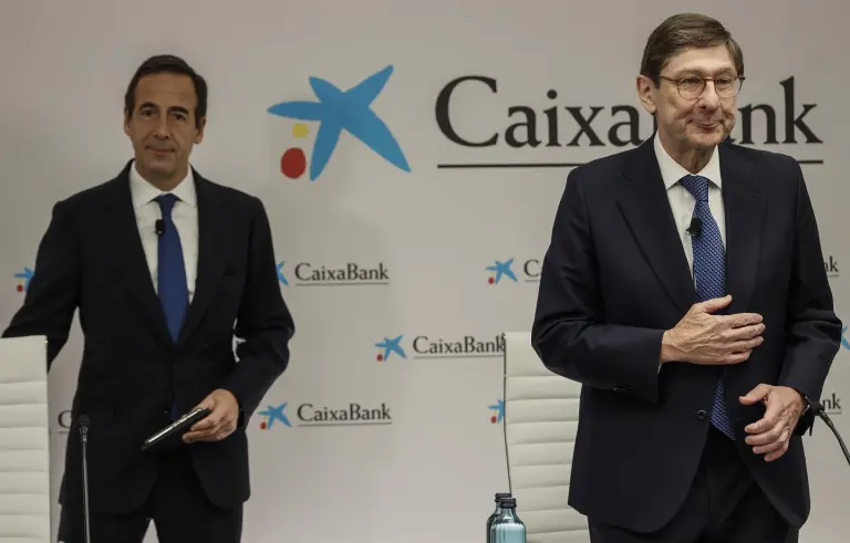 Gortázar ganó 4,5 millones como CEO de CaixaBank en 2024 y Goirigolzarri, 2,3 millones como presidente
