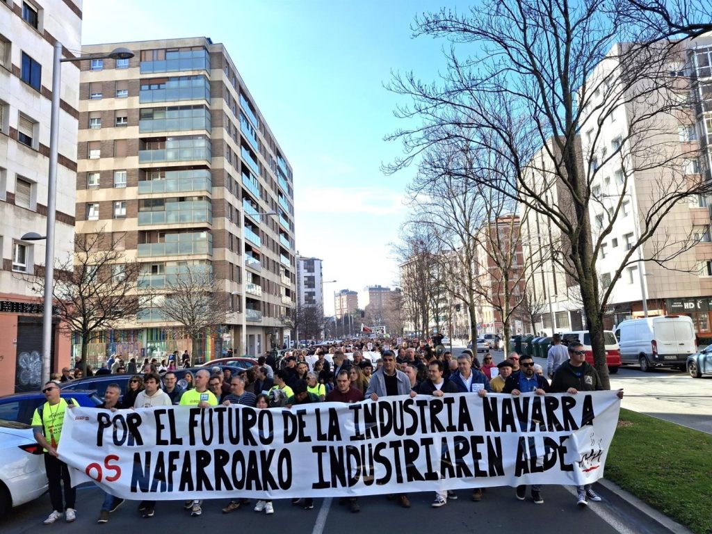 Gran manifestación en Pamplona por el futuro de la industria en Navarra