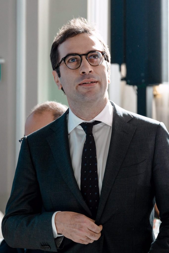 La compra de Hispasat por Indra es una «buena noticia» que fortalece a una empresa clave