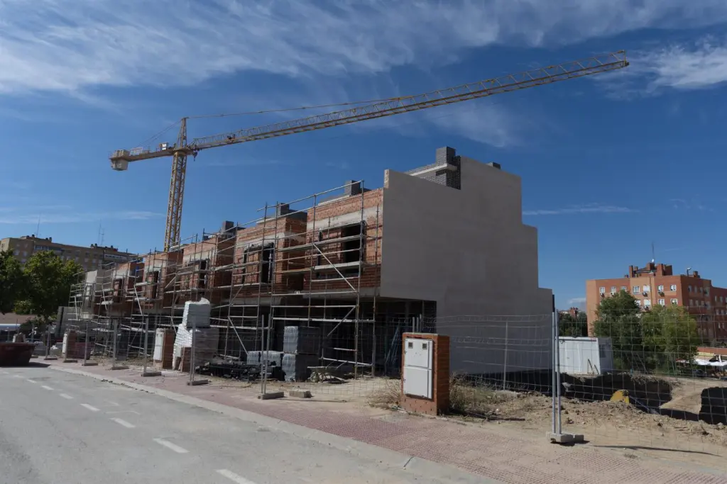 Los visados de obra de vivienda nueva alcanzaron casi 130.000 en 2024, un 16,6% más
