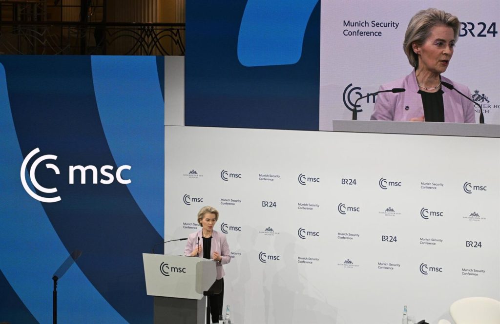 Von der Leyen sugiere frenar las normas fiscales para invertir en defensa