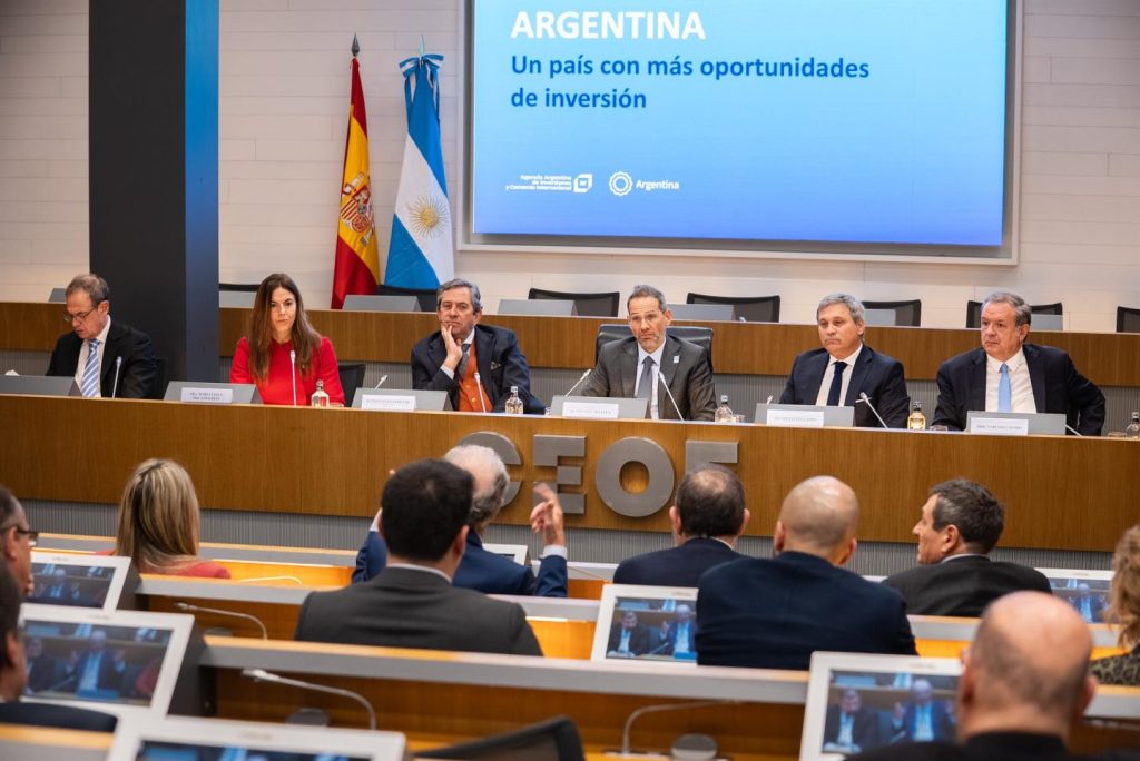 Argentina invita a empresas españolas a invertir con la promesa de grandes proyectos