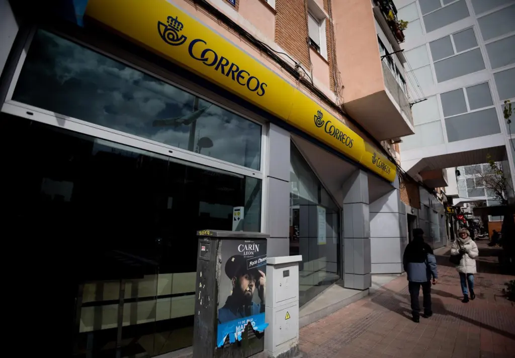 CCOO y Correos acuerdan salida voluntaria de hasta mil funcionarios con incentivos