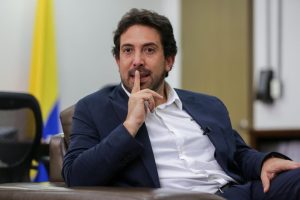 Dimite el ministro de Hacienda de Colombia tras cuatro meses por desacuerdos con Petro