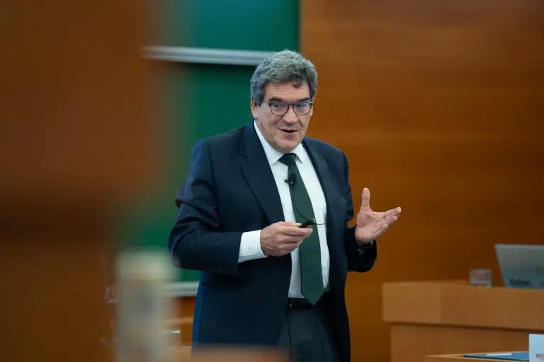 El Banco de España busca cinco expertos en inteligencia artificial para sus proyectos