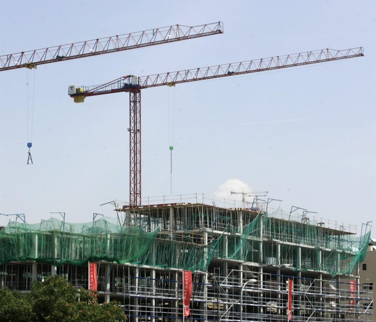 El Euríbor baja en marzo y las hipotecas seguirán siendo más baratas en el año