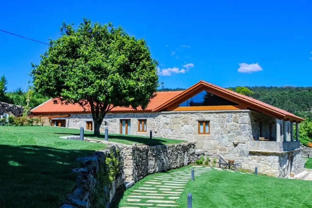 El turismo rural lidera las preferencias de los viajeros españoles en 2025 según Travellyze