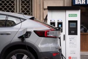 España necesita casi 20.000 puntos de recarga para coches eléctricos para igualar a gasolineras