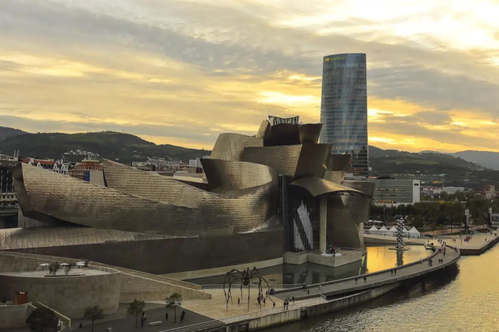 Iberdrola se reúne hoy en Bilbao con sus pequeños accionistas para ganar confianza entre inversores