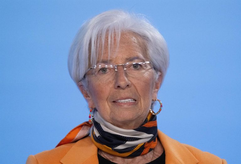 Lagarde: Europa vive un momento clave para buscar su independencia tras la era Trump